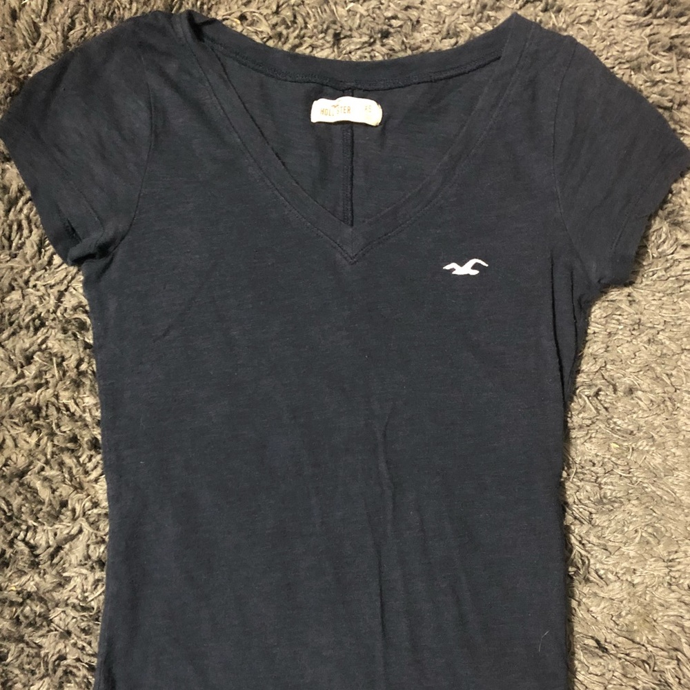 Hollister V neck tee